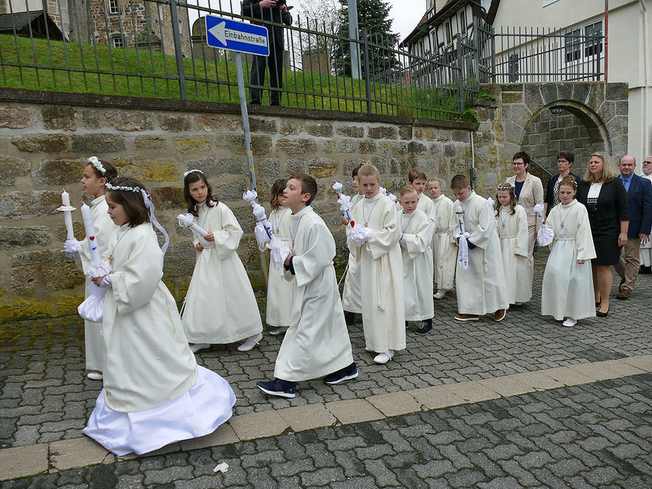 Feier der 1. Heiligen Kommunion in Sankt Crescentius (Foto: Karl-Franz Thiede)